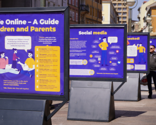 Otvorili smo izložbu „Sigurna Europa u digitalnom dobu“